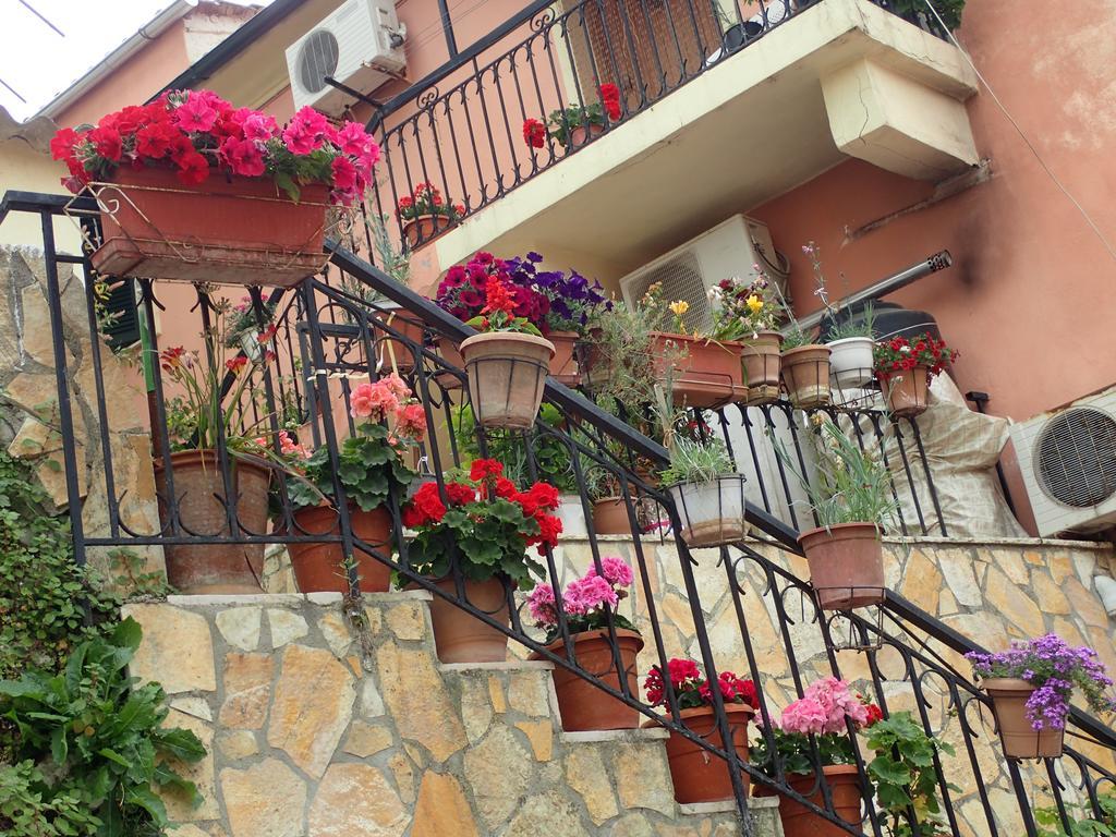 Summer Cottage Sinarades ภายนอก รูปภาพ